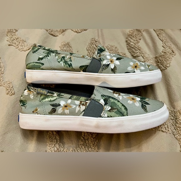 💥 2/$15!! Keds Tropical Floral Canvas Shoes | Casual Summer Vibe 🌿 - Picture 4 of 7